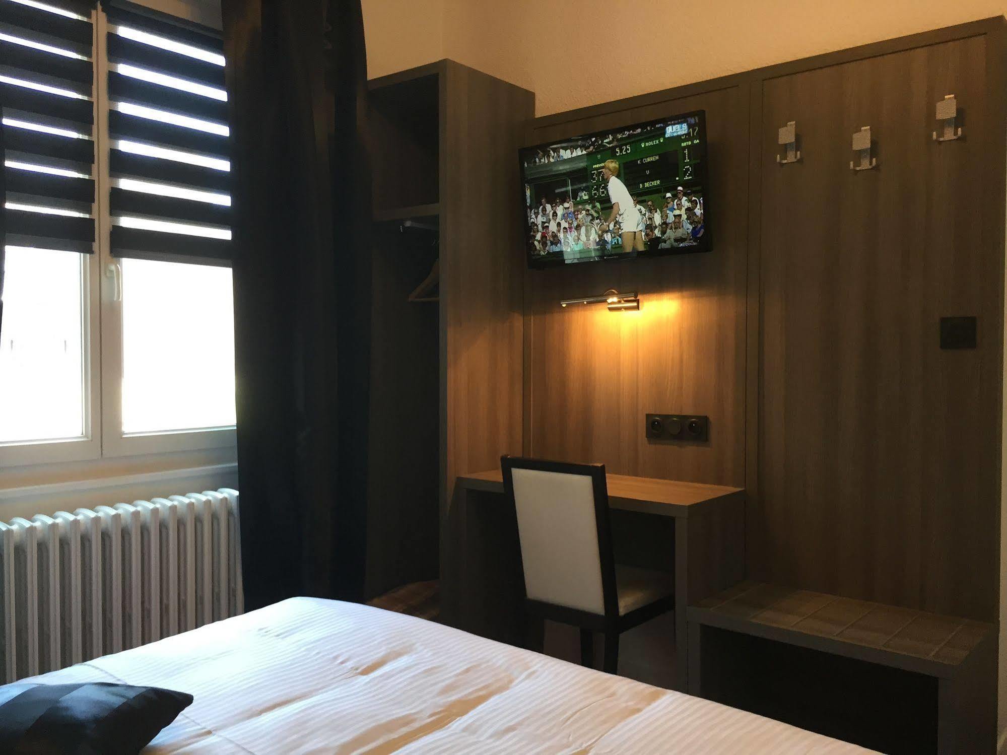 Le Beverl'Inn Flers  Exterior photo